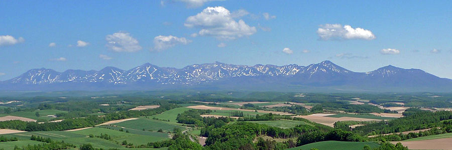 十勝岳連峰と十勝連峰